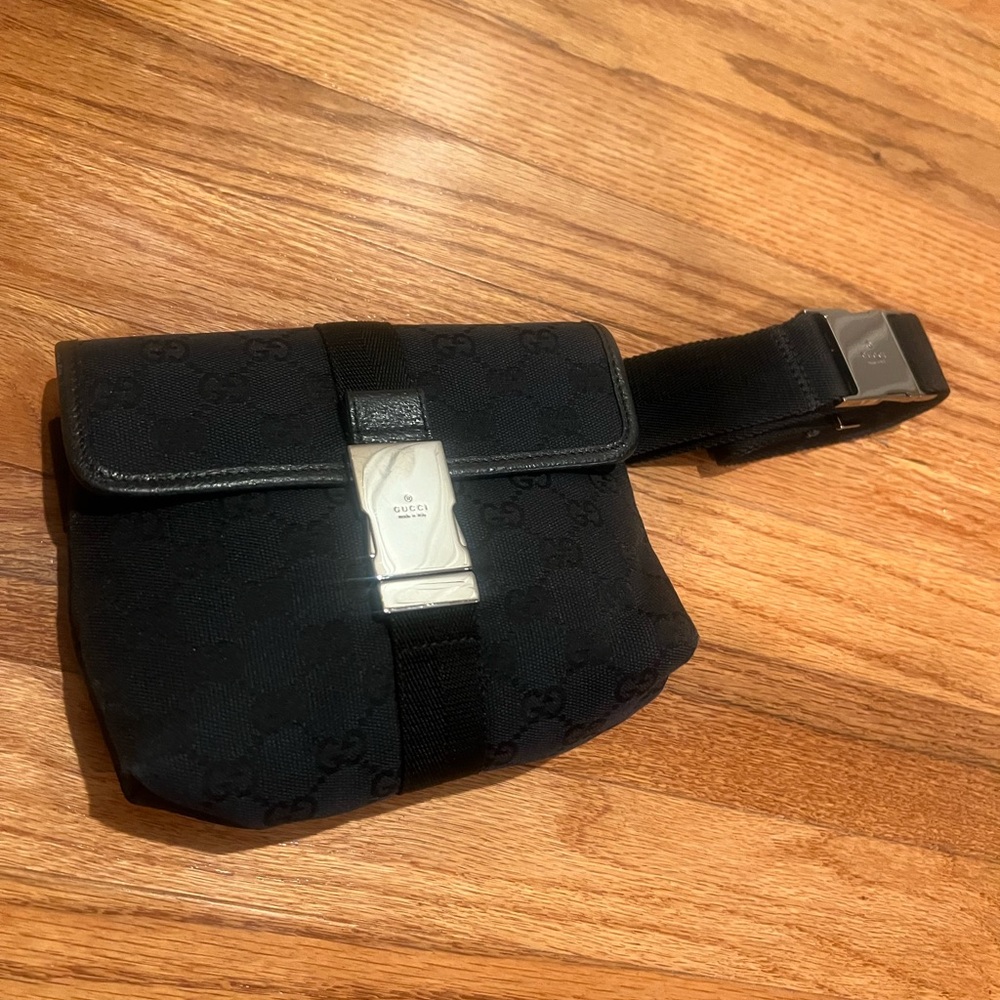 Authentic Gucci small waist bag fanny pack bum bag